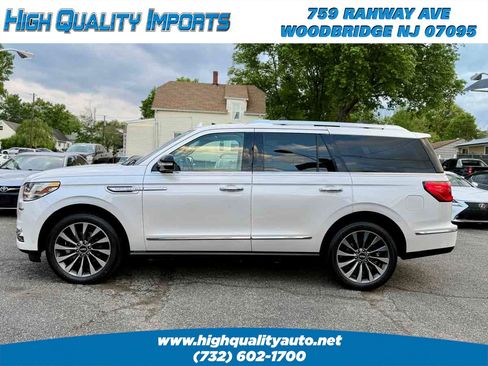 Used 2018 Lincoln Navigator Select w/ Technology Package AWD/4WD image 4