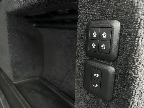 Used 2019 Land Rover Range Rover Long Wheelbase Supercharged image 29