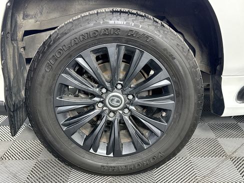 Used 2022 Lexus GX 460 Premium w/ Accessory Package image 32