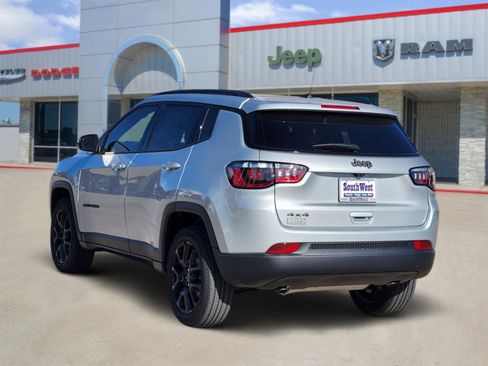 New 2026 Jeep Compass Latitude image 4