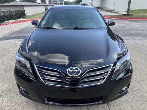 Used 2011 Toyota Camry XLE w/ SE/XLE Extra-Value Pkg FWD image 30