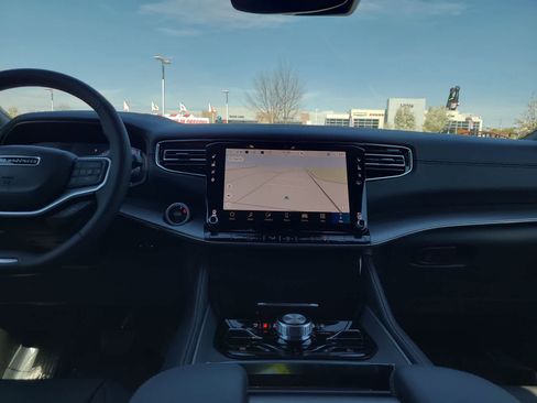 New 2026 Jeep Grand Wagoneer Limited AWD/4WD image 18