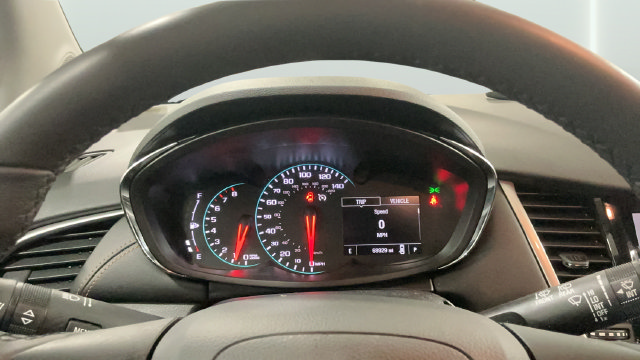 Used 2018 Chevrolet Trax LT w/ LT Convenience Package FWD image 21