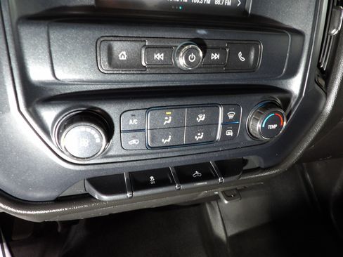 Used 2018 GMC Sierra 1500 2WD Regular Cab image 9