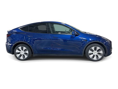 Certified 2022 Tesla Model Y Long Range AWD/4WD image 7