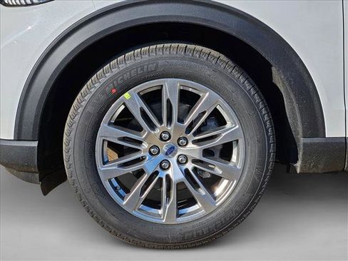 New 2026 Ford Explorer Platinum image 10