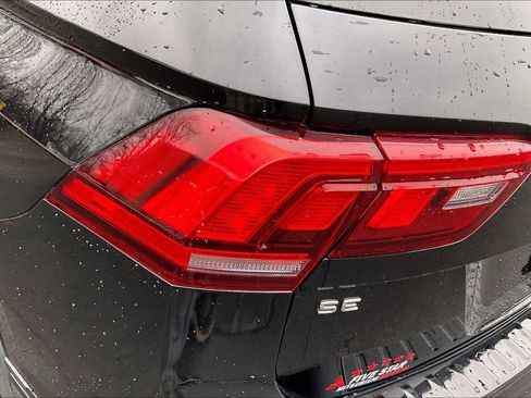 Used 2023 Volkswagen Tiguan SE R-Line image 28