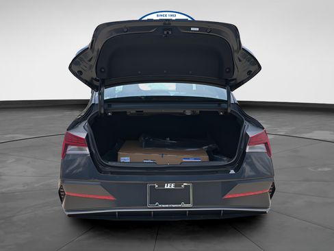 New 2026 Hyundai Elantra Limited FWD image 17
