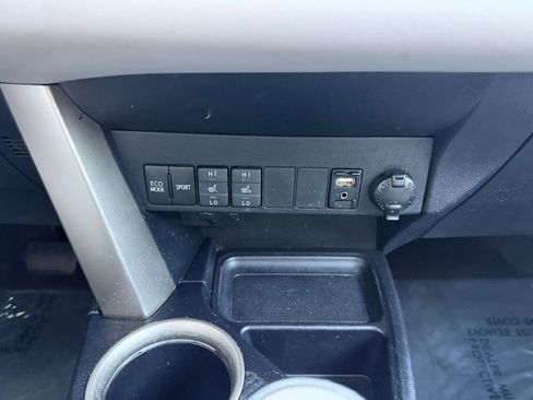 Used 2015 Toyota RAV4 Limited image 29