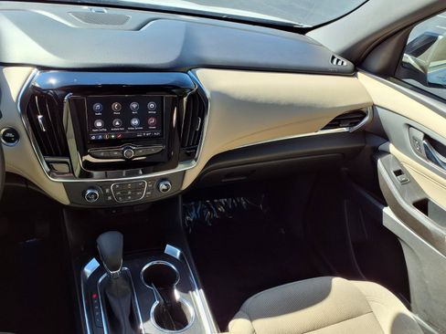 Used 2023 Chevrolet Traverse LS FWD image 3