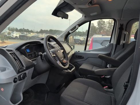 Used 2019 Ford Transit 350 XLT image 8
