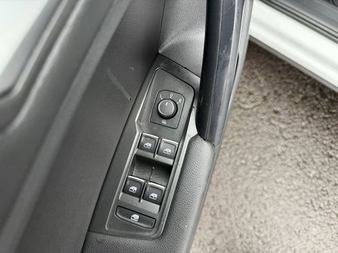 Used 2021 Volkswagen Tiguan SE w/ Panoramic Sunroof Package image 13