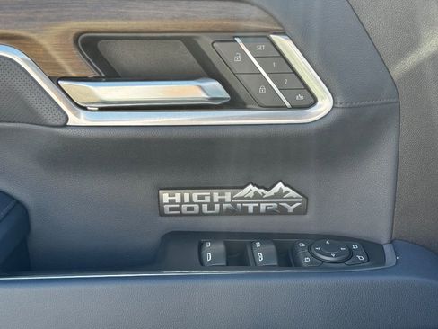 Used 2022 Chevrolet Silverado 1500 High Country w/ Technology Package image 23