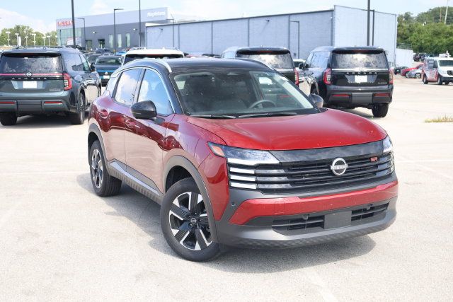 Used 2025 Nissan Kicks SR FWD image 2