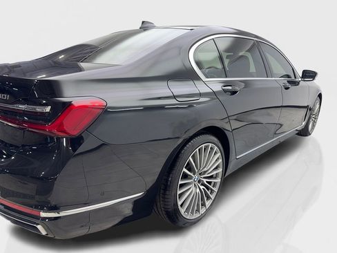 Used 2022 BMW 740i RWD image 13