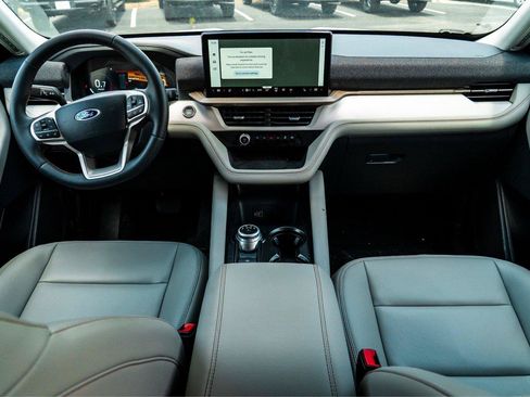 New 2026 Ford Explorer Active RWD image 25