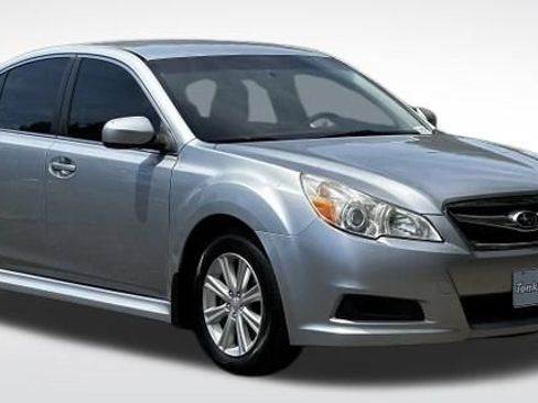 Used 2012 Subaru Legacy 2.5i Premium AWD/4WD image 2