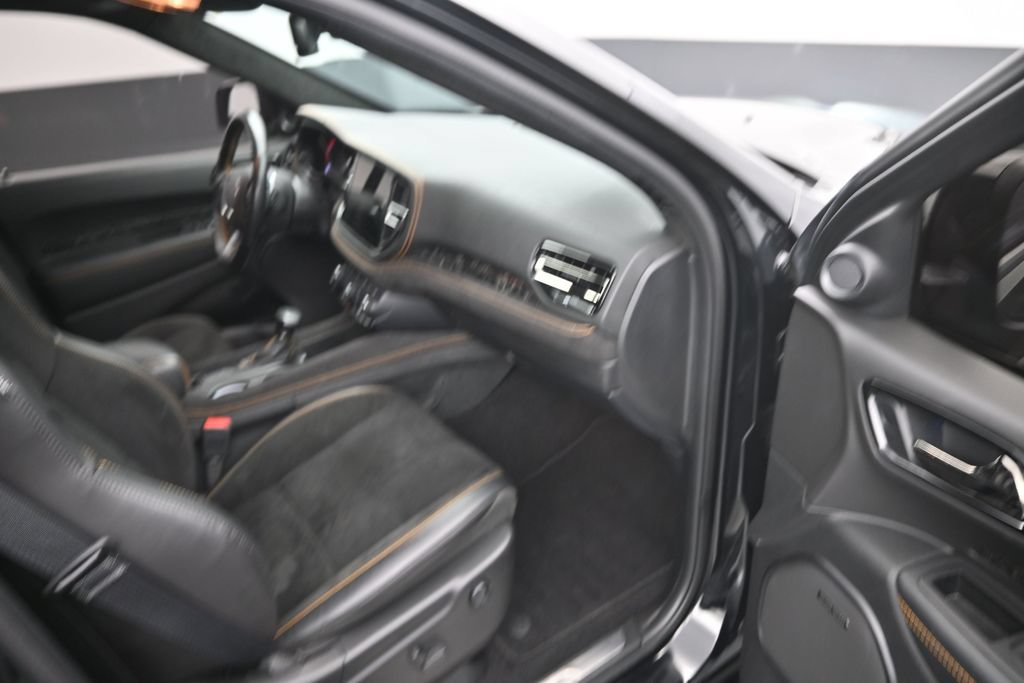 Used 2023 Dodge Durango R/T w/ Hemi Orange Plus Package AWD/4WD image 10