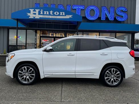 Used 2024 GMC Terrain Denali AWD/4WD image 2