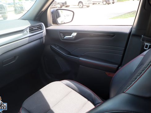 Used 2025 Ford Escape ST-Line Select AWD/4WD image 23