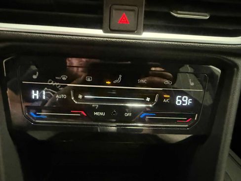 Certified 2026 Volkswagen Taos SE AWD/4WD image 33