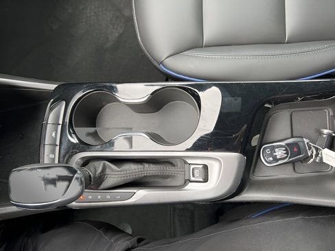 Used 2025 Buick Envista Sport Touring image 15