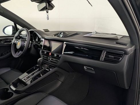 New 2026 Porsche Macan image 19