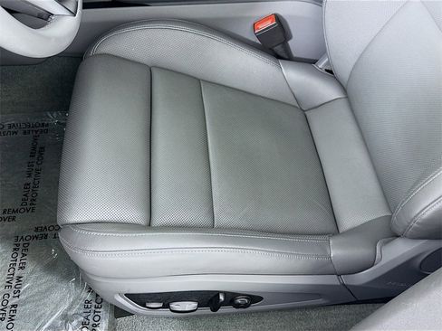 Used 2022 Porsche Taycan 4 Cross Turismo image 13