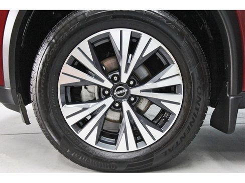 Used 2023 Nissan Rogue SV image 29