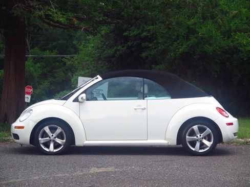 Used 2007 Volkswagen Beetle Triple White Edition FWD image 5