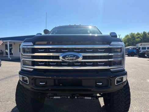 Used 2024 Ford F250 Platinum AWD/4WD image 2