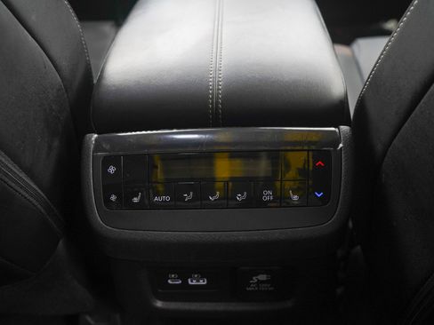 Used 2024 Nissan Pathfinder Platinum AWD/4WD image 13