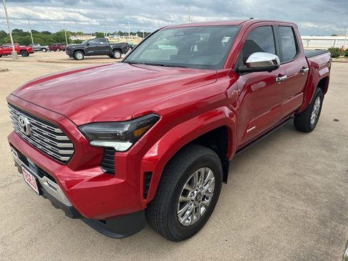 Used 2026 Toyota Tacoma Limited AWD/4WD image 3