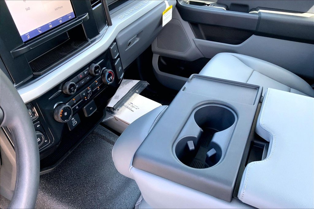 New 2026 Ford F550 4x4 Regular Cab Super Duty image 7