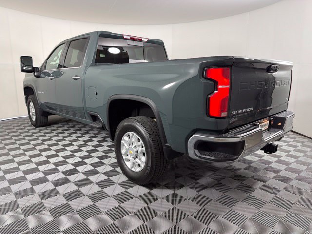 Used 2026 Chevrolet Silverado 2500 LTZ w/ LTZ Premium Package AWD/4WD image 11