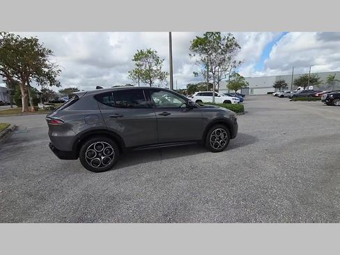 Used 2025 Alfa Romeo Tonale w/ Premium Package image 32