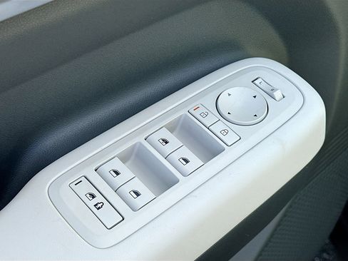 New 2026 Hyundai Santa Fe SE image 8