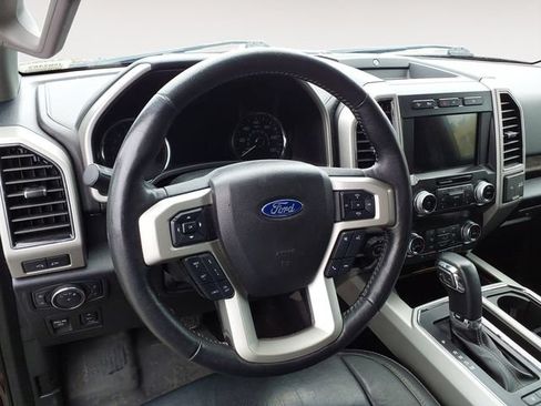 Used 2019 Ford F150 Lariat w/ Equipment Group 502A Luxury AWD/4WD image 13