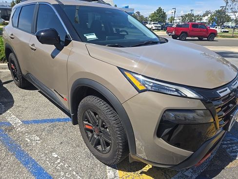 Certified 2025 Nissan Rogue SV AWD/4WD image 8