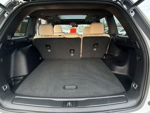 Used 2025 Jeep Grand Cherokee Limited w/ Trailer Tow Package image 10