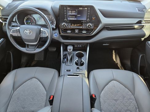 Used 2022 Toyota Highlander Bronze Edition image 32