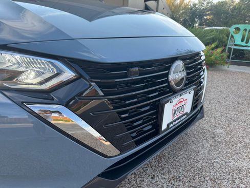 Used 2025 Nissan Sentra SR image 2