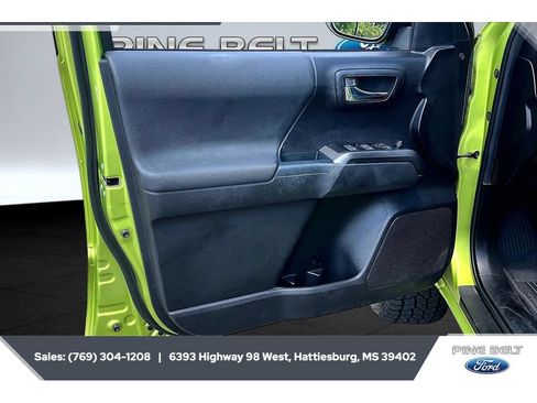 Used 2023 Toyota Tacoma TRD Sport w/ Advanced Technology Package AWD/4WD image 18