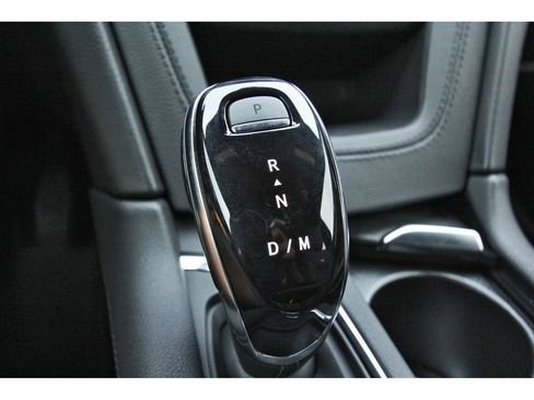 New 2025 Cadillac XT5 Luxury image 19