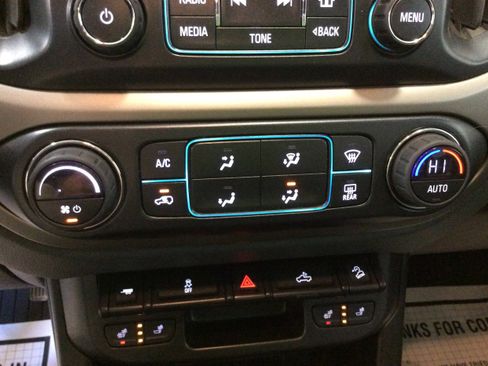 Used 2018 Chevrolet Colorado Z71 w/ Centennial Edition image 24