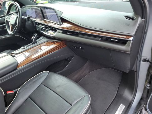 Used 2021 Cadillac Escalade ESV Premium Luxury image 29
