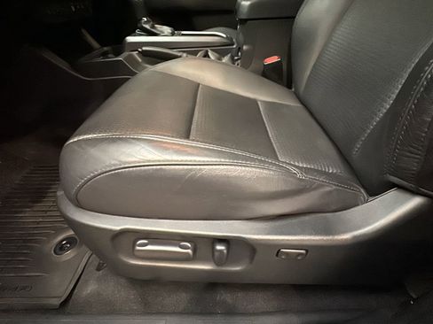 Used 2023 Toyota Tacoma TRD Off-Road w/ TRD Premium Off Road Package image 10