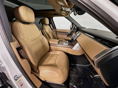 Certified 2025 Land Rover Range Rover Long Wheelbase SE AWD/4WD image 26