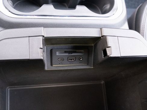 Used 2023 GMC Sierra 3500 Denali image 10