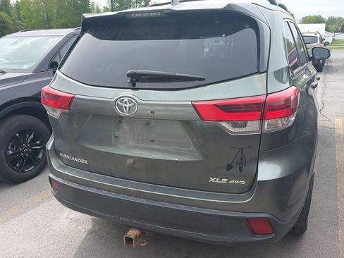 Used 2019 Toyota Highlander XLE AWD/4WD image 8